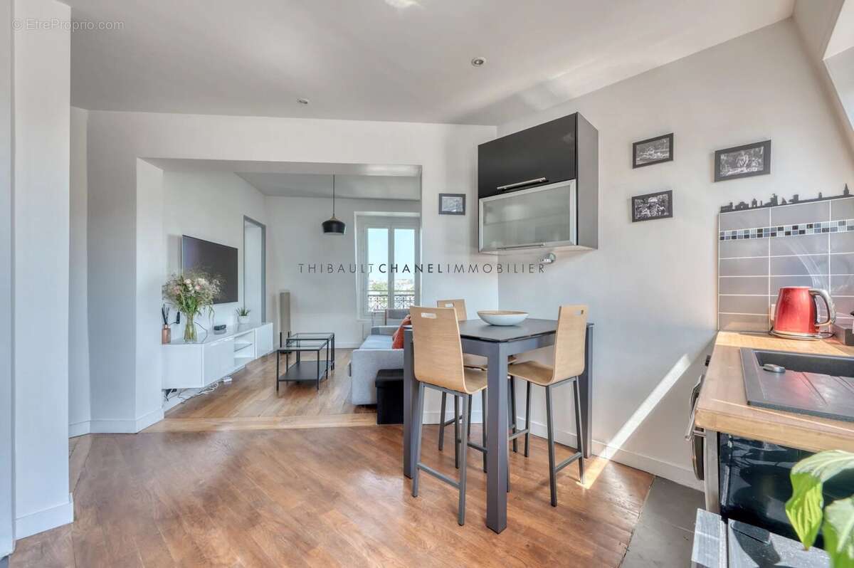 Appartement à PARIS-20E