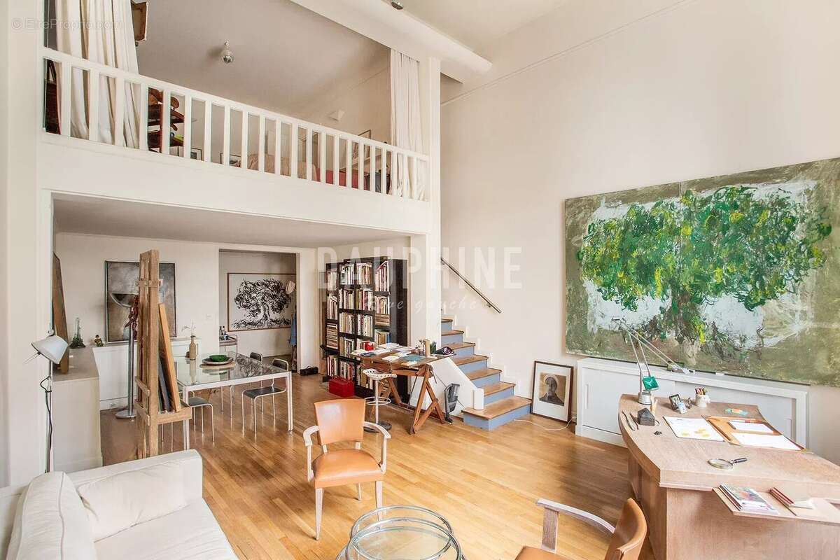 Appartement à PARIS-16E