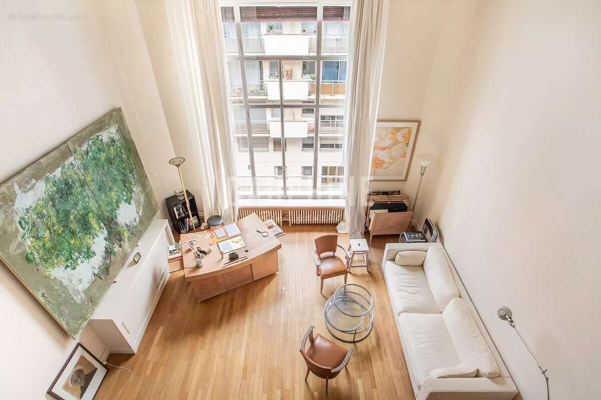 Appartement à PARIS-16E