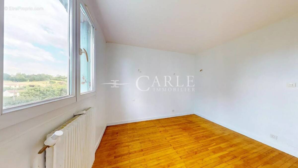 Appartement à GENAY