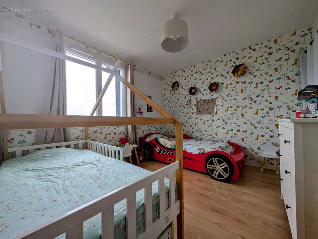 Appartement à LES CLAYES-SOUS-BOIS