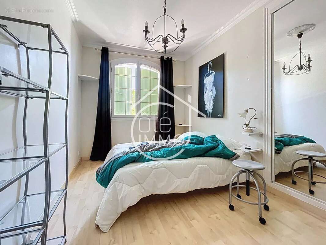 Maison à SAINT-MAGNE-DE-CASTILLON