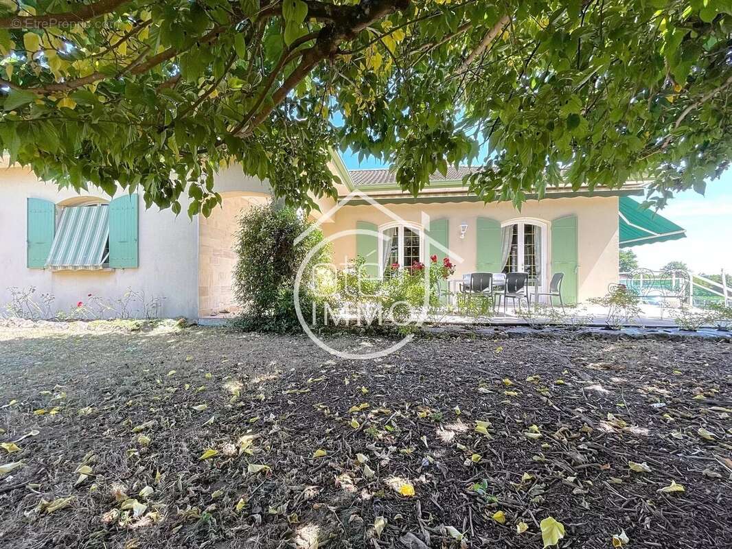 Maison à SAINT-MAGNE-DE-CASTILLON