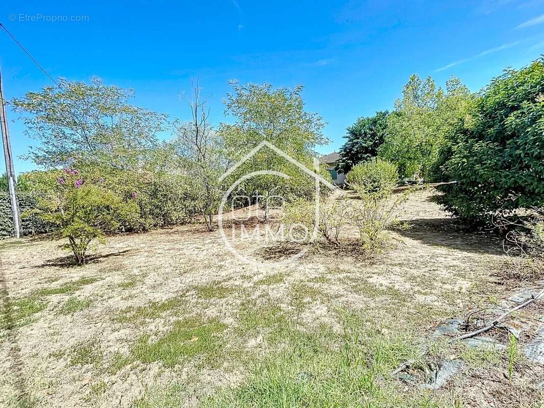 Maison à SAINT-MAGNE-DE-CASTILLON