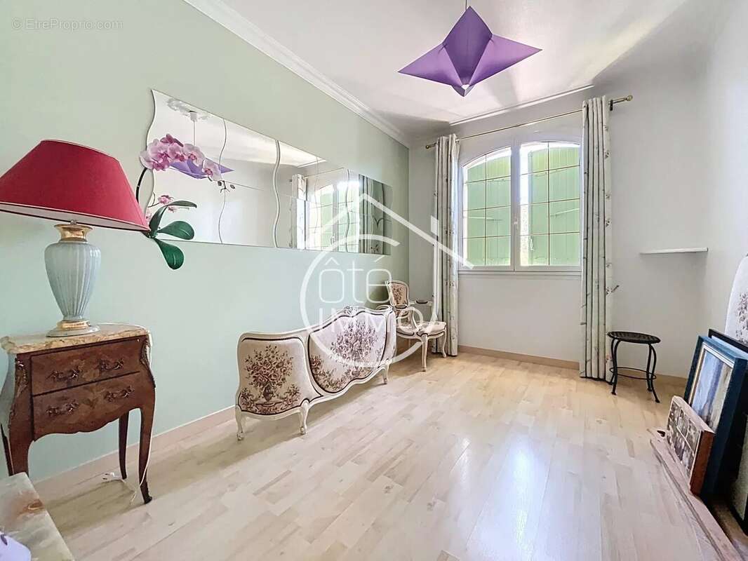 Maison à SAINT-MAGNE-DE-CASTILLON