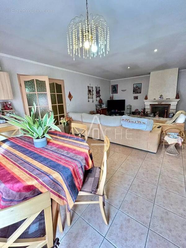 Maison à VILLENEUVE-DE-LA-RAHO