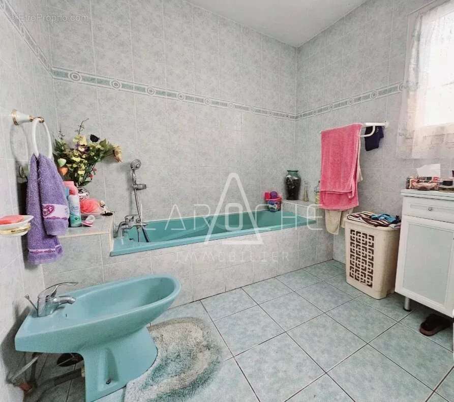 Maison à VILLENEUVE-DE-LA-RAHO