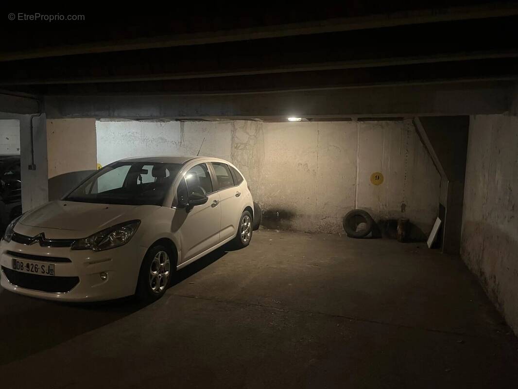 Parking à PARIS-14E