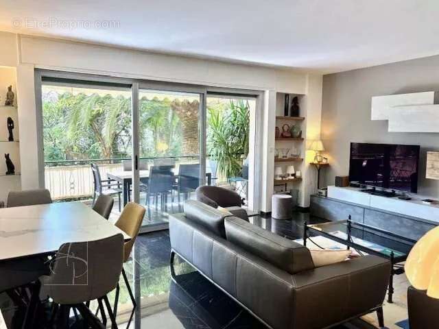 Appartement à LE CANNET