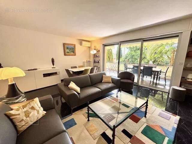 Appartement à LE CANNET