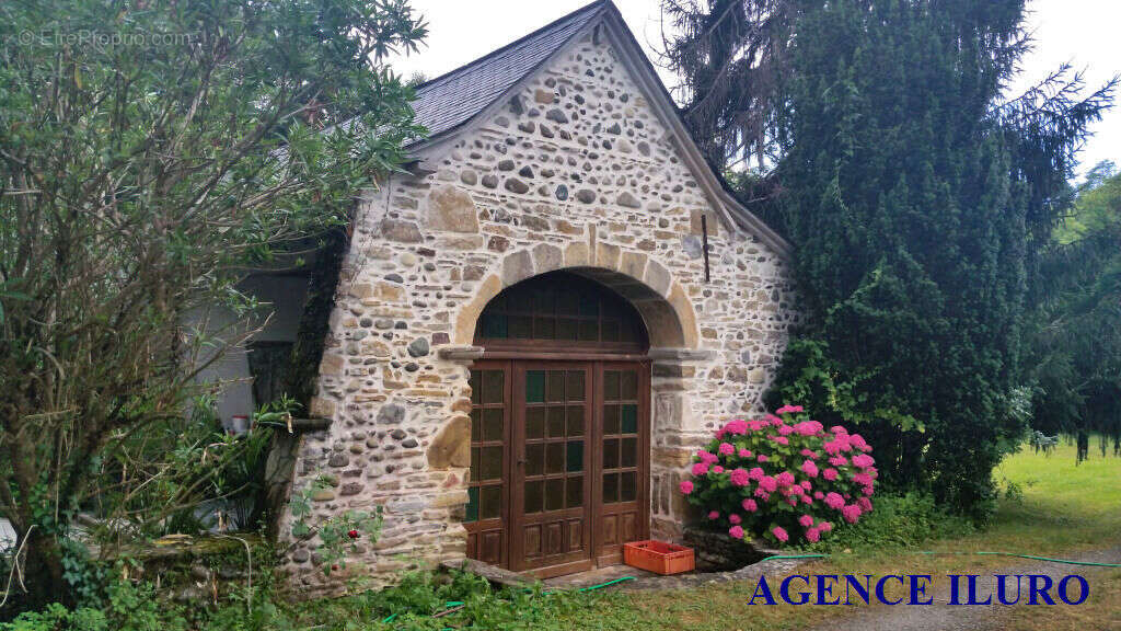 DEPENDANCE - Maison à OLORON-SAINTE-MARIE