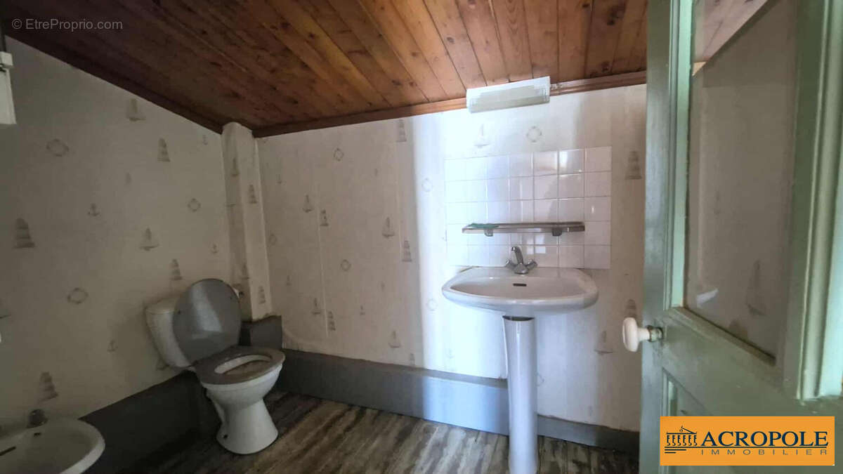 Maison à SAINT-SATUR