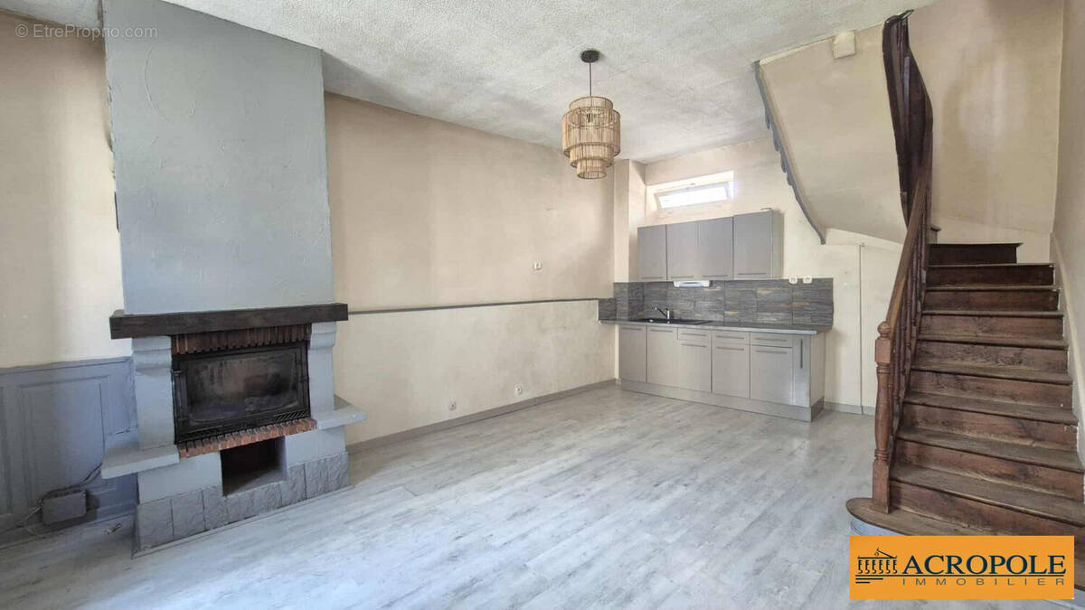 Maison à SAINT-SATUR