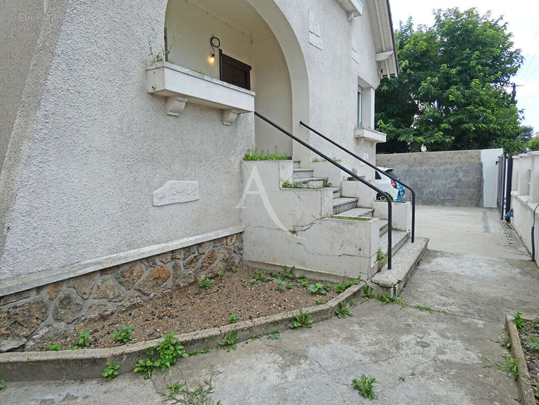 Maison à VILLEMOMBLE