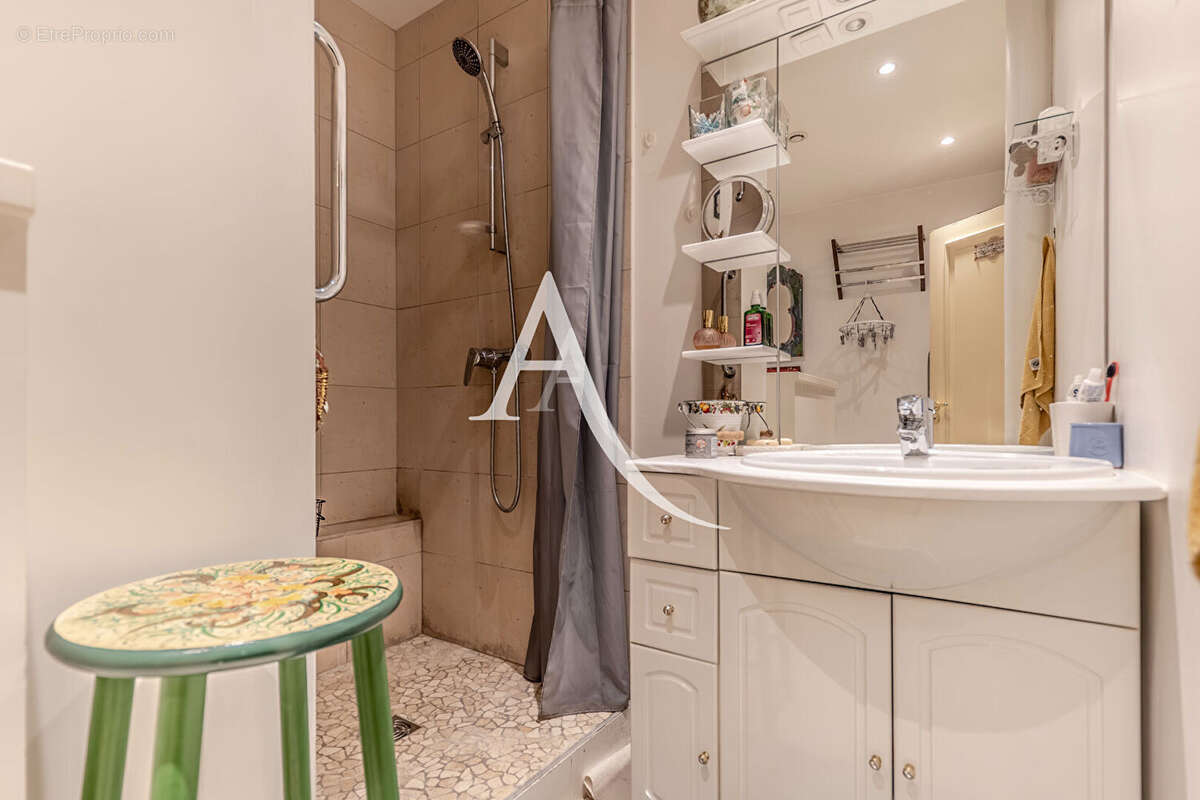 Appartement à PARIS-11E