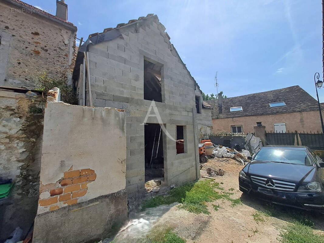 Maison à OLLAINVILLE