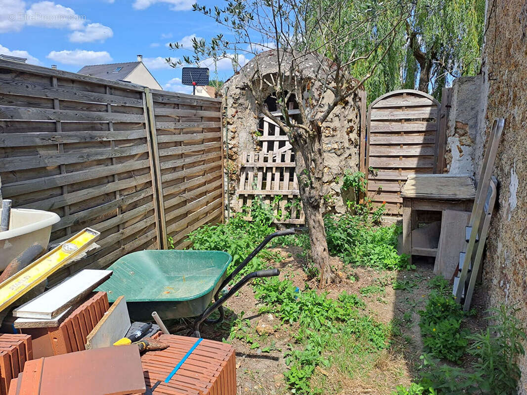 Maison à OLLAINVILLE