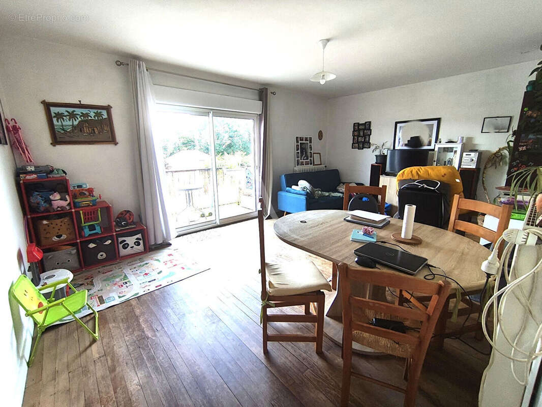 Appartement à SAINTES