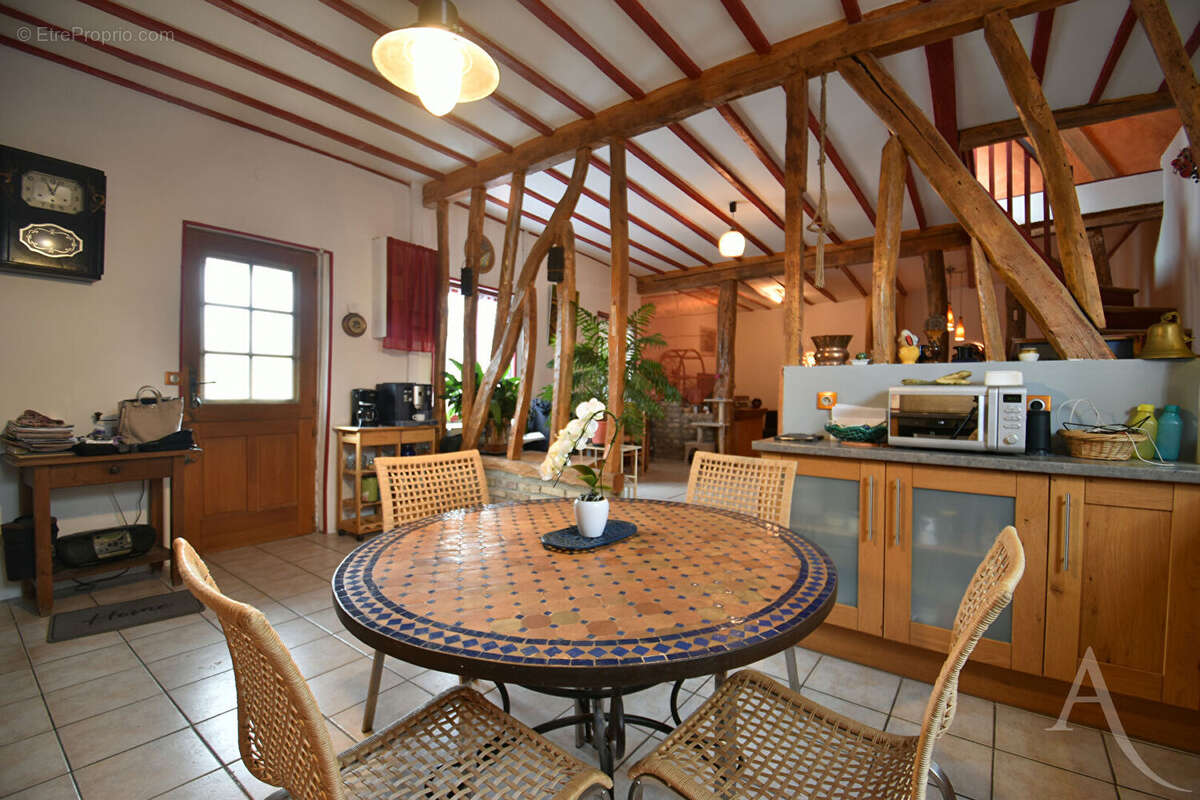 Maison à SAINT-VAAST-EN-CHAUSSEE