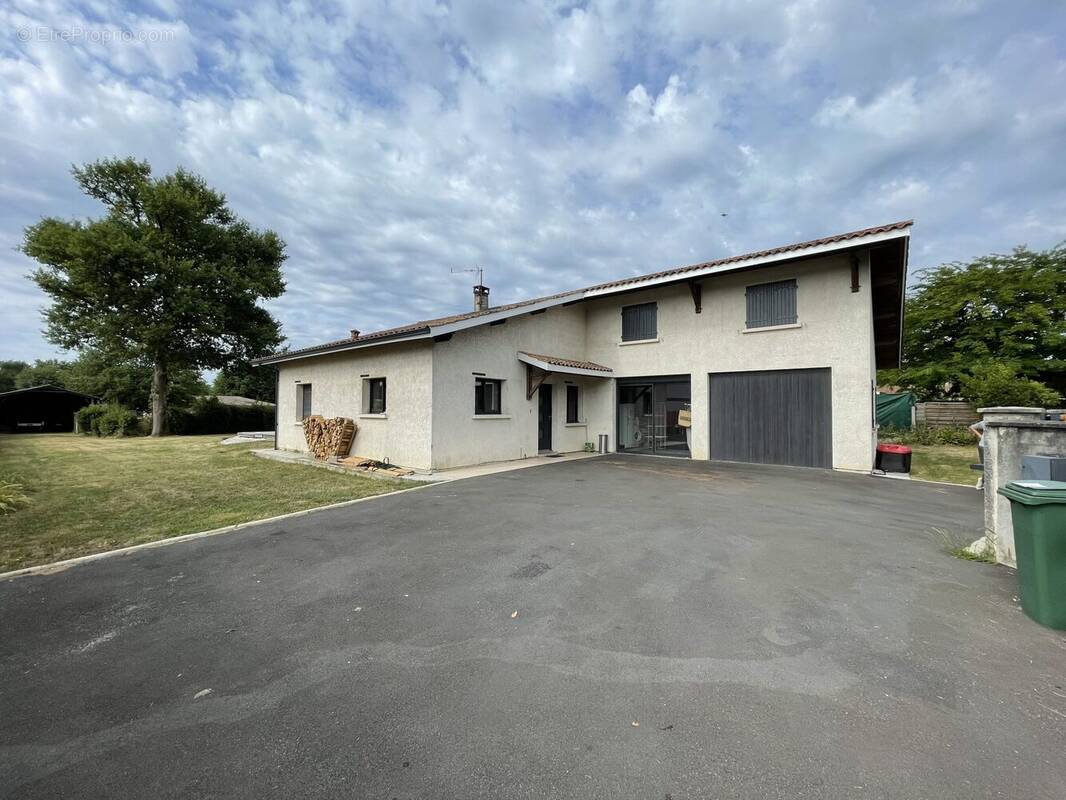 Maison à BLANQUEFORT