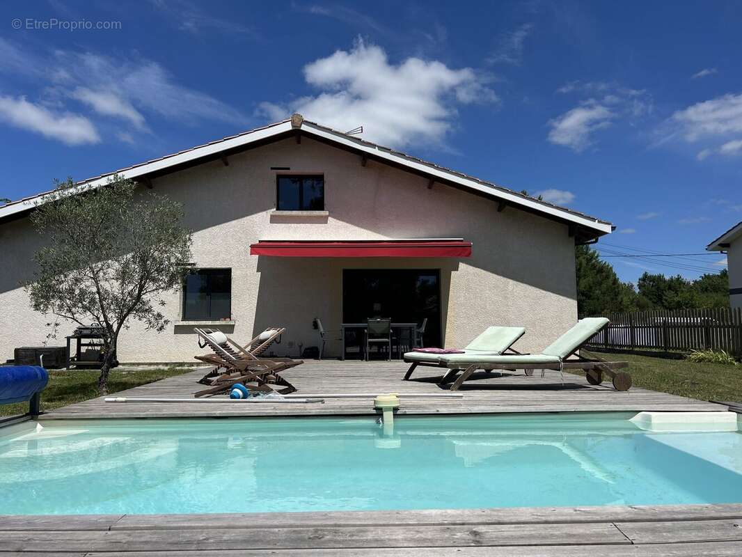 Maison à BLANQUEFORT