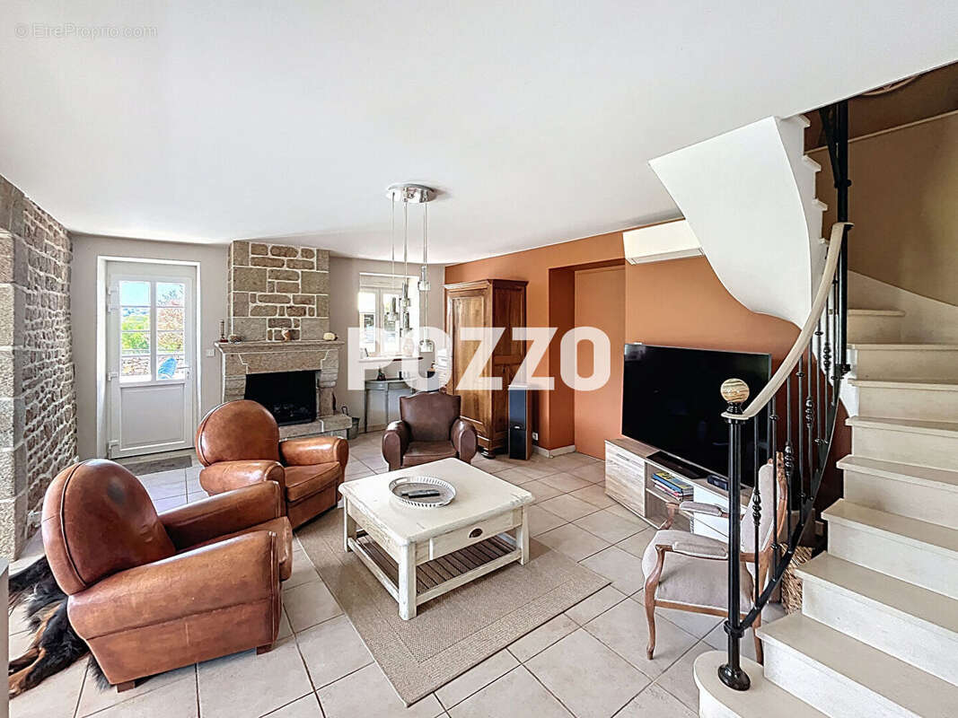 Maison à SAINT-SEVER-CALVADOS