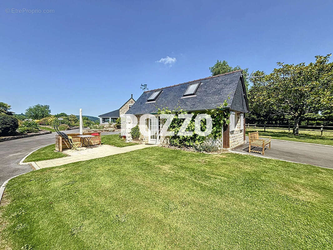 Maison à SAINT-SEVER-CALVADOS