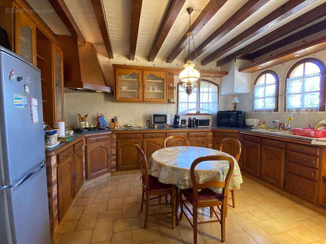 Maison à CARCARES-SAINTE-CROIX