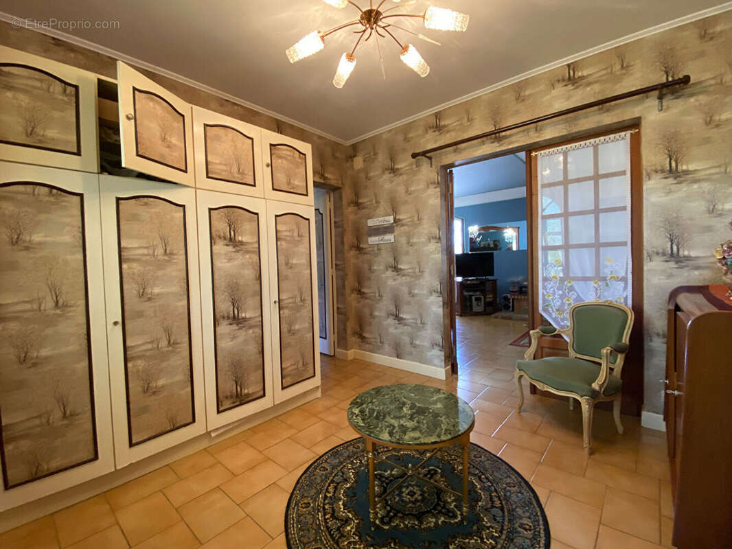 Maison à CARCARES-SAINTE-CROIX