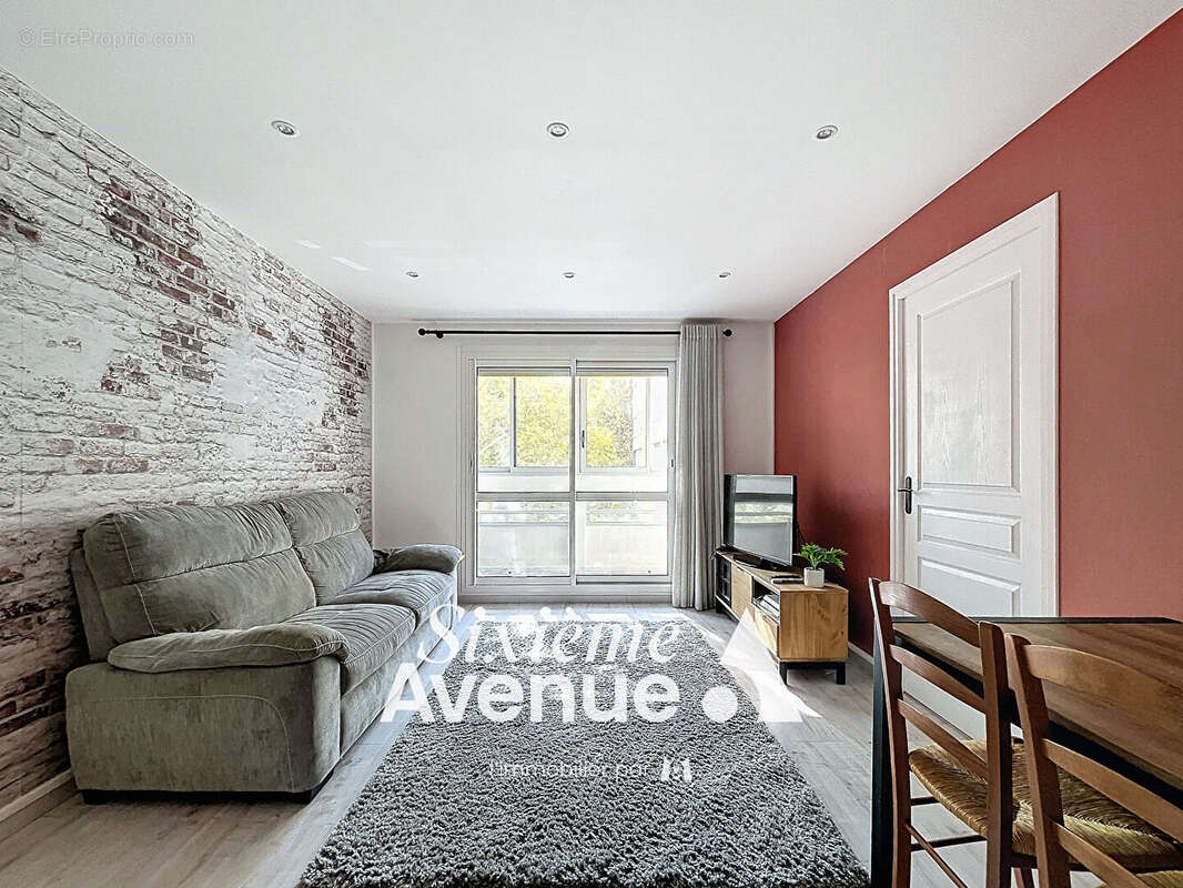 Appartement à DECINES-CHARPIEU