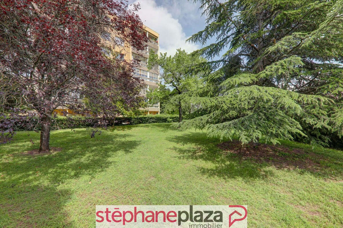 Appartement à DECINES-CHARPIEU