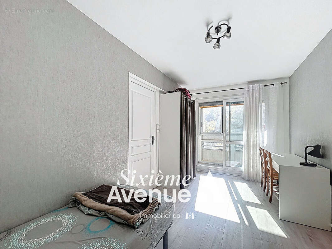 Appartement à DECINES-CHARPIEU