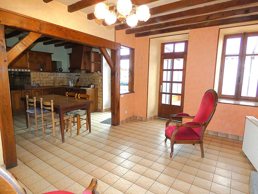 Maison à JUVIGNY-LE-TERTRE