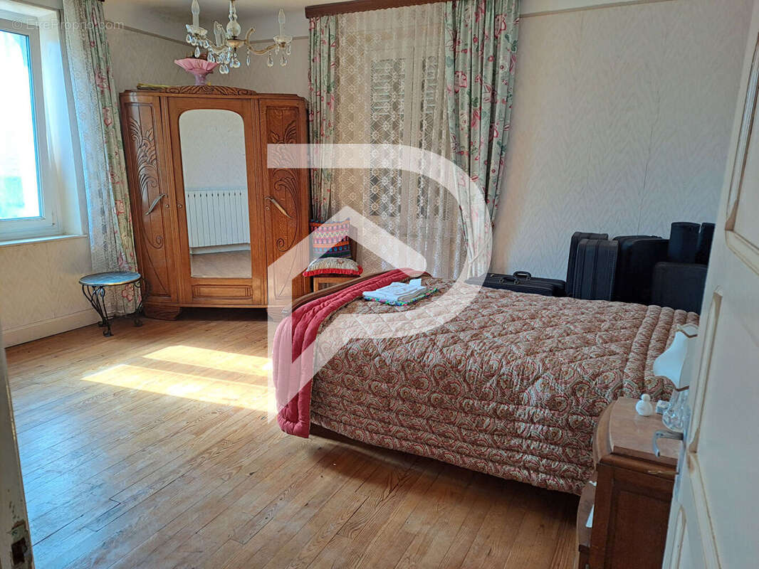 Maison à DOMEVRE-SUR-VEZOUZE