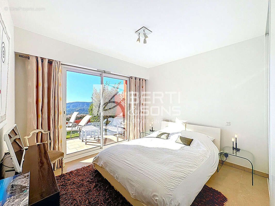 Appartement à MANDELIEU-LA-NAPOULE