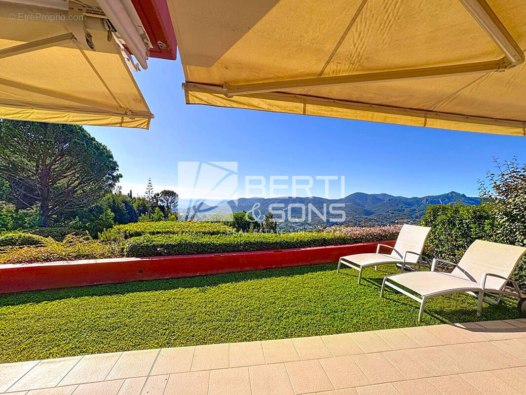 Appartement à MANDELIEU-LA-NAPOULE