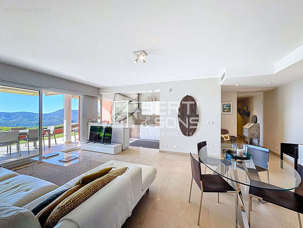 Appartement à MANDELIEU-LA-NAPOULE