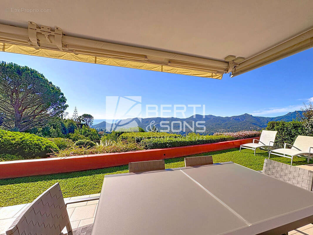 Appartement à MANDELIEU-LA-NAPOULE