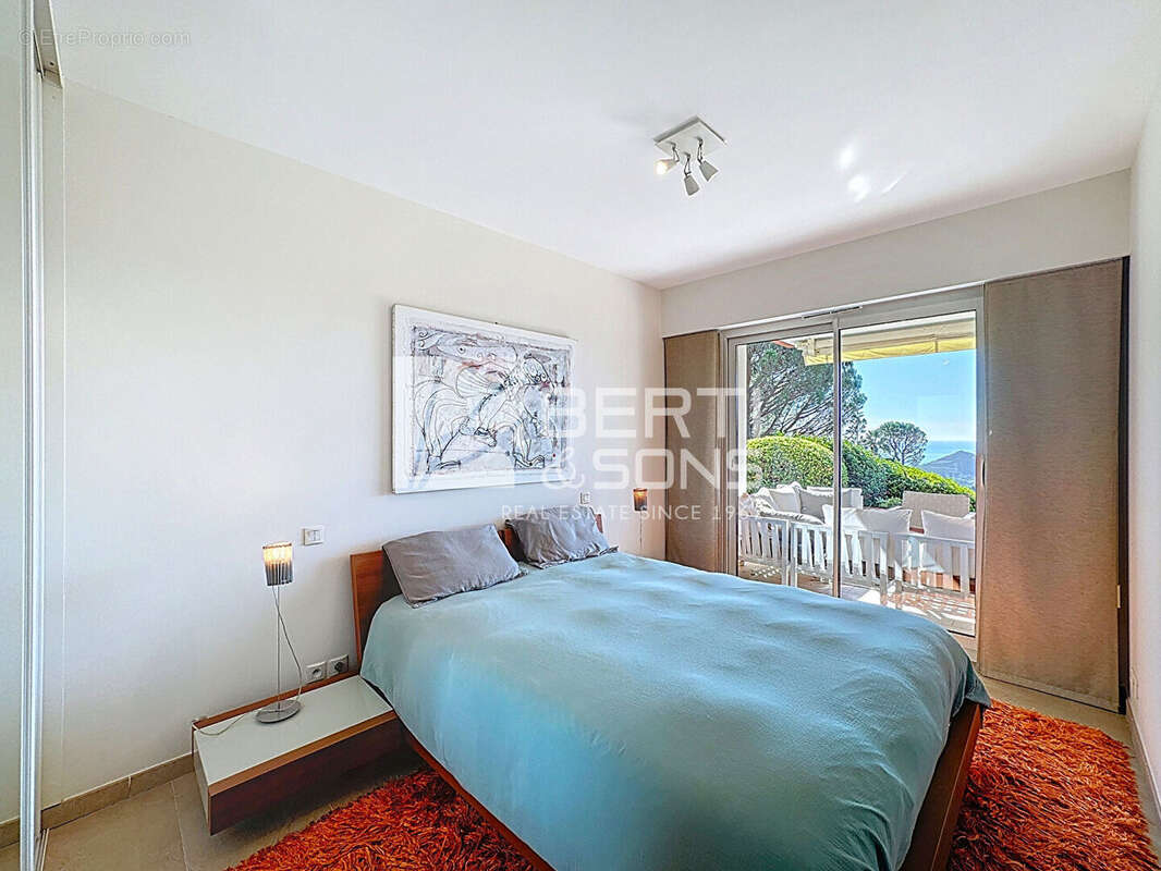 Appartement à MANDELIEU-LA-NAPOULE