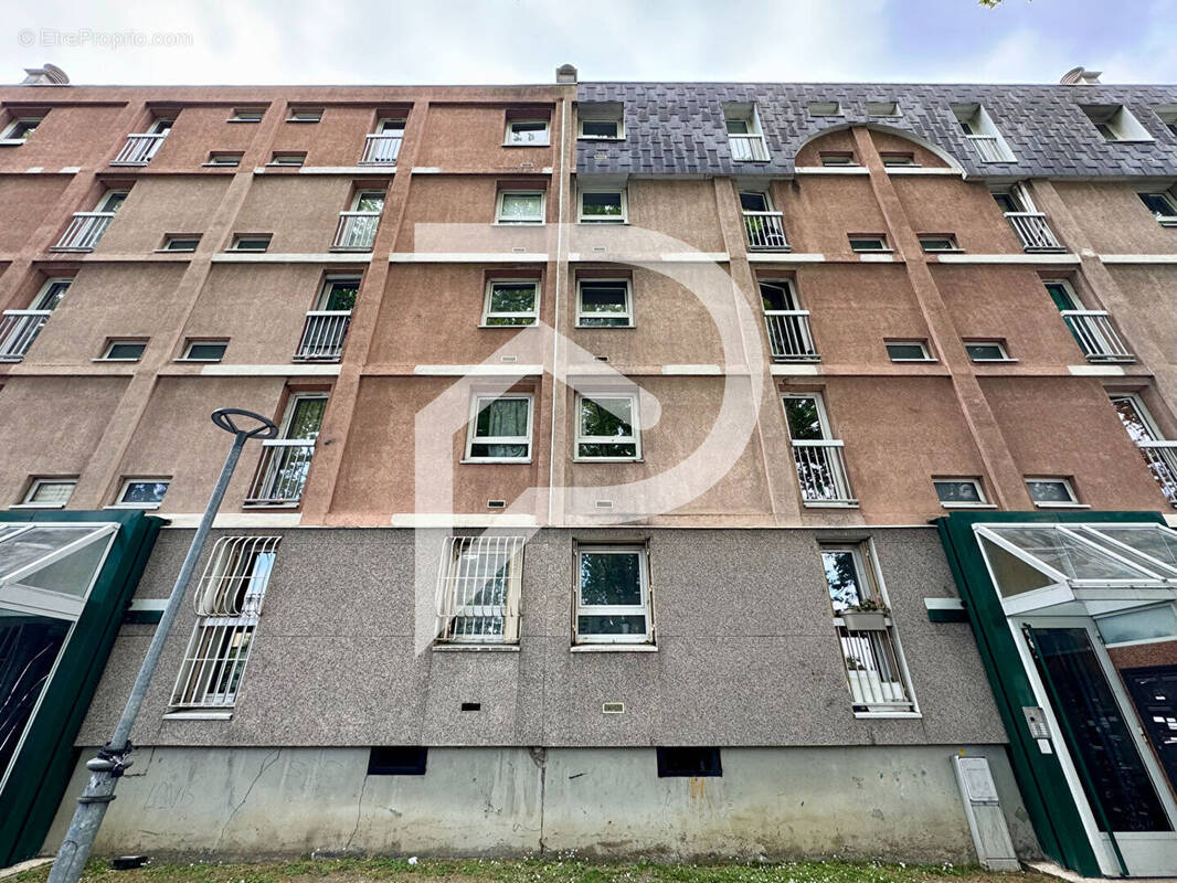 Appartement à EPINAY-SUR-SEINE