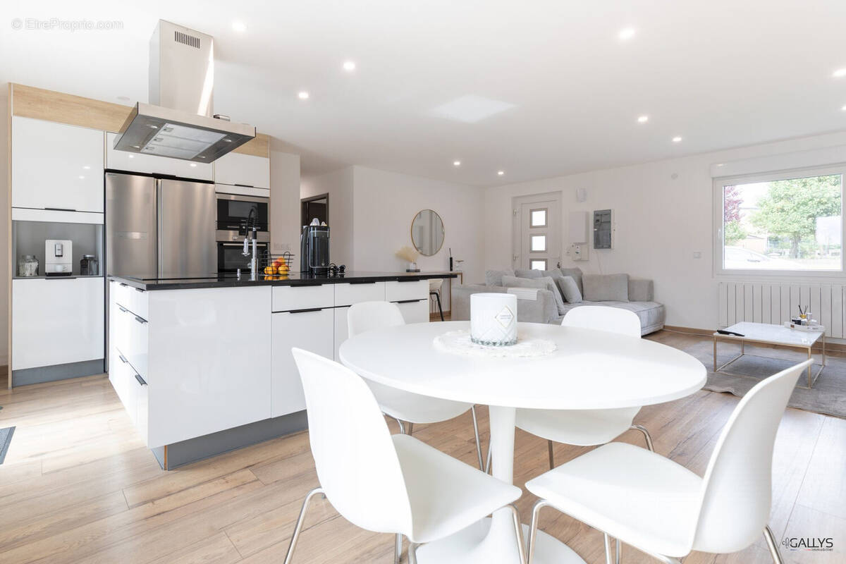 Maison à MONTOIS-LA-MONTAGNE