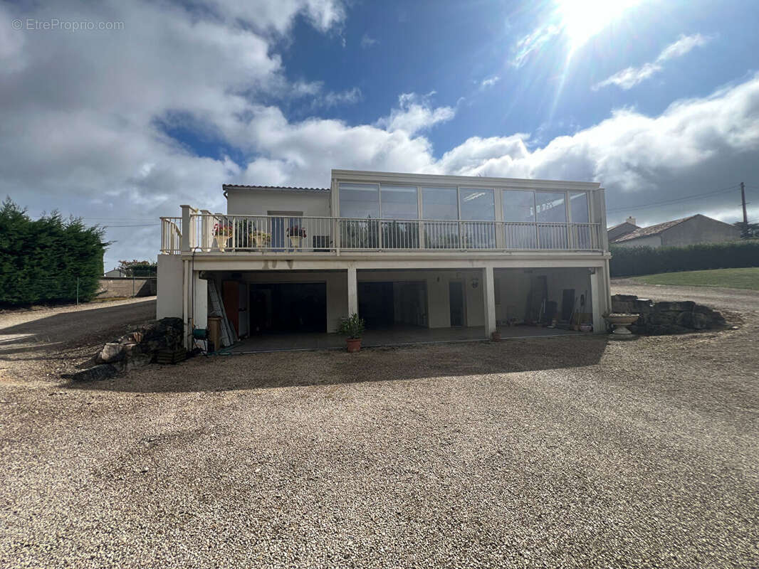 Maison à MAZEROLLES