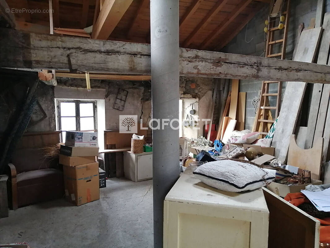 Maison à LES CHAPELLES