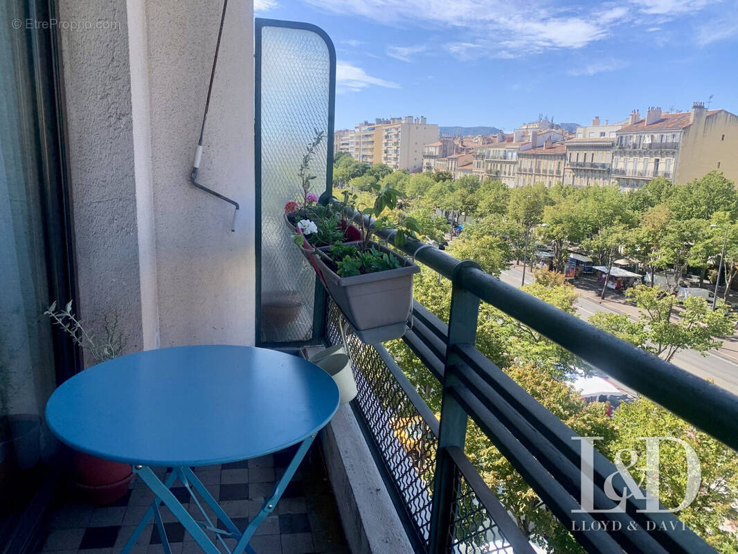 Balcon sud-ouest - Appartement à MARSEILLE-6E