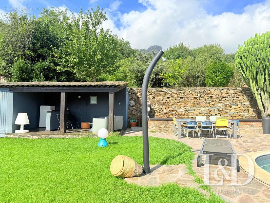 poll house  - Maison à BRANDO