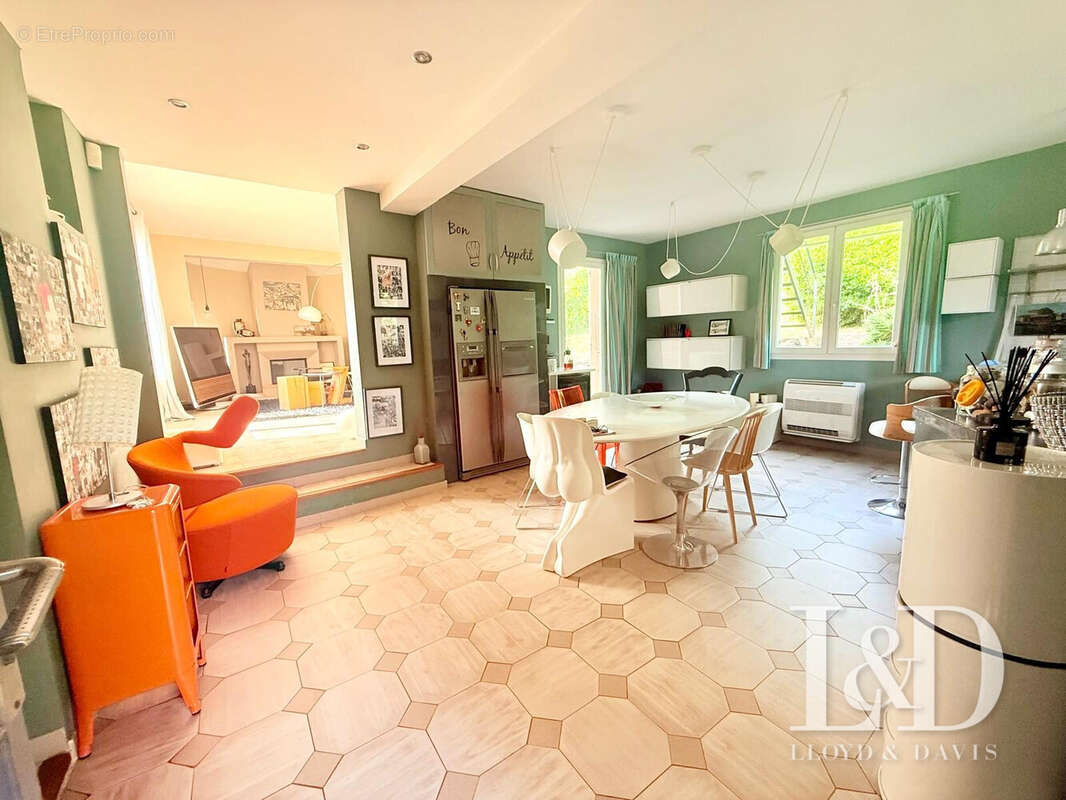 salle à manger et cuisine  - Maison à BRANDO