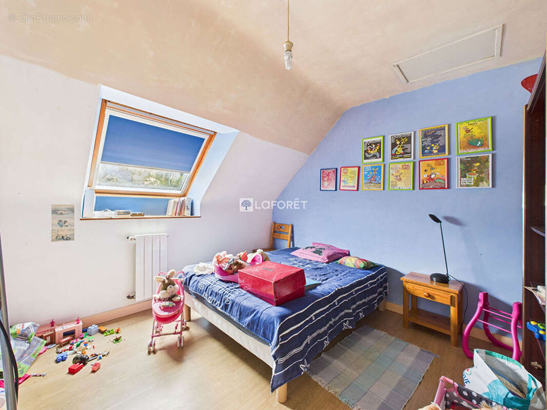 Maison à CHATEAUNEUF-DU-FAOU