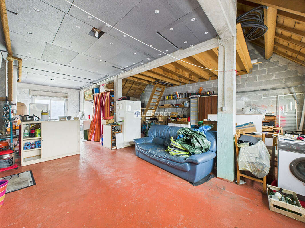 Maison à CHATEAUNEUF-DU-FAOU