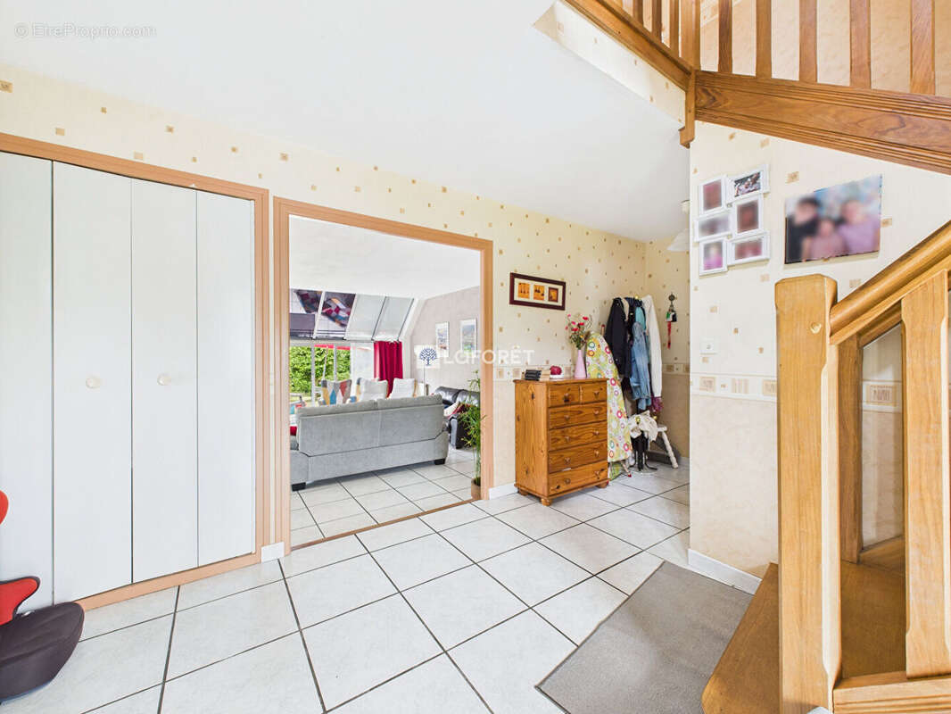 Maison à CHATEAUNEUF-DU-FAOU