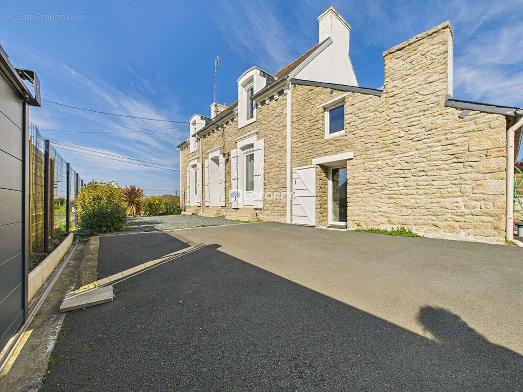 Maison à TREFFIAGAT